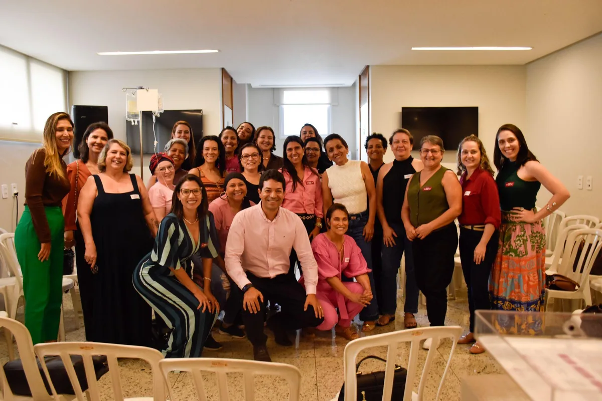 Encontro Papo Rosa com mulheres com câncer de mama no INGOH